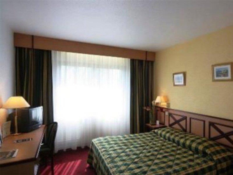 Kyriad Grenoble Centre Экстерьер фото